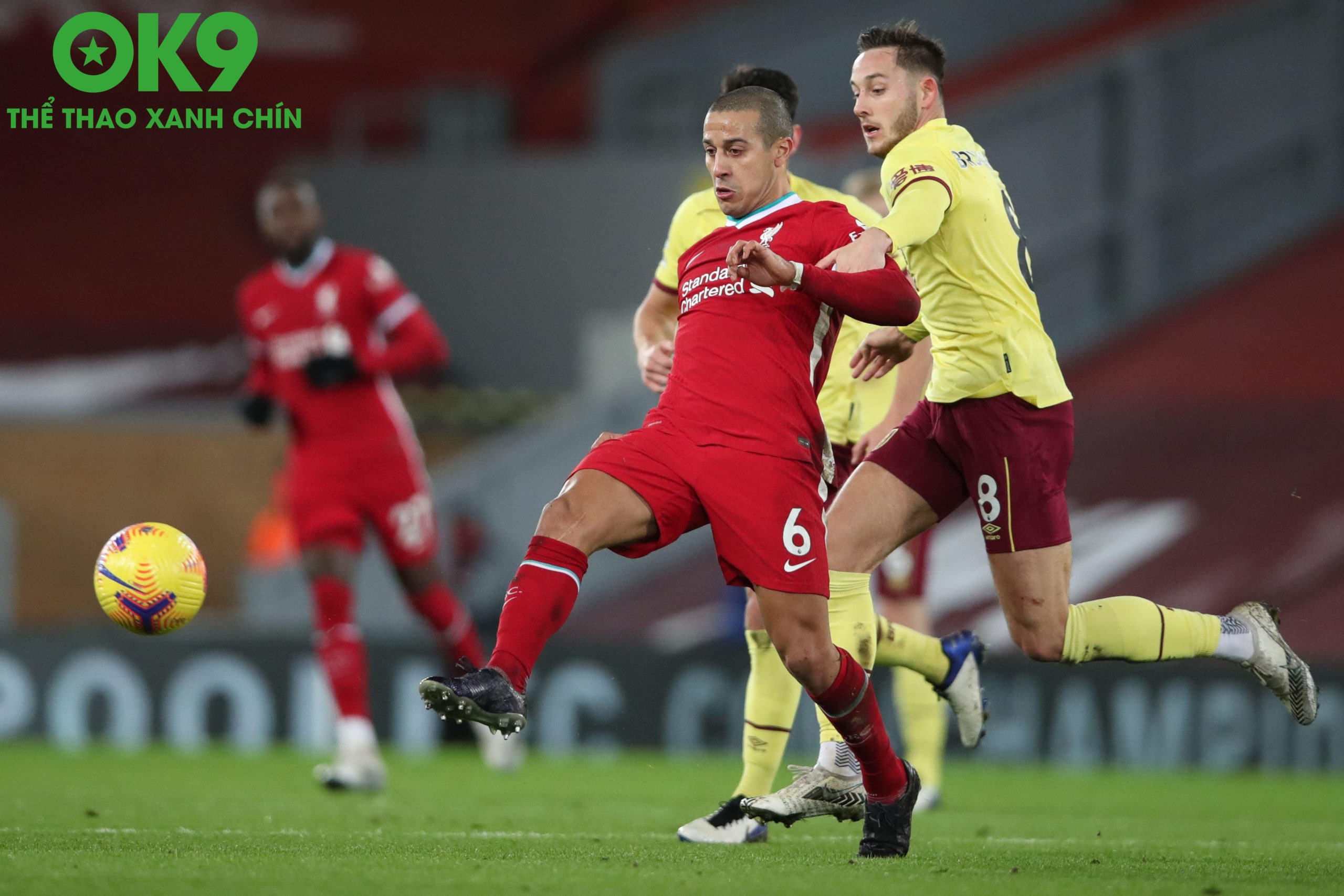 Liverpool Thăng Hoa, Burnley Quyết Tìm Điểm Tựa